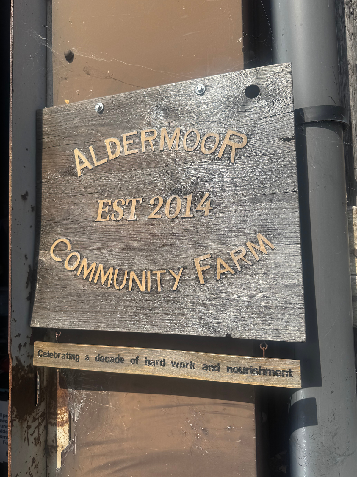 aldermoor community farm sign 800 - 1