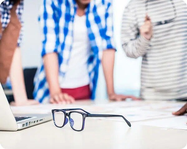 Team work but focus on glasses on the table
